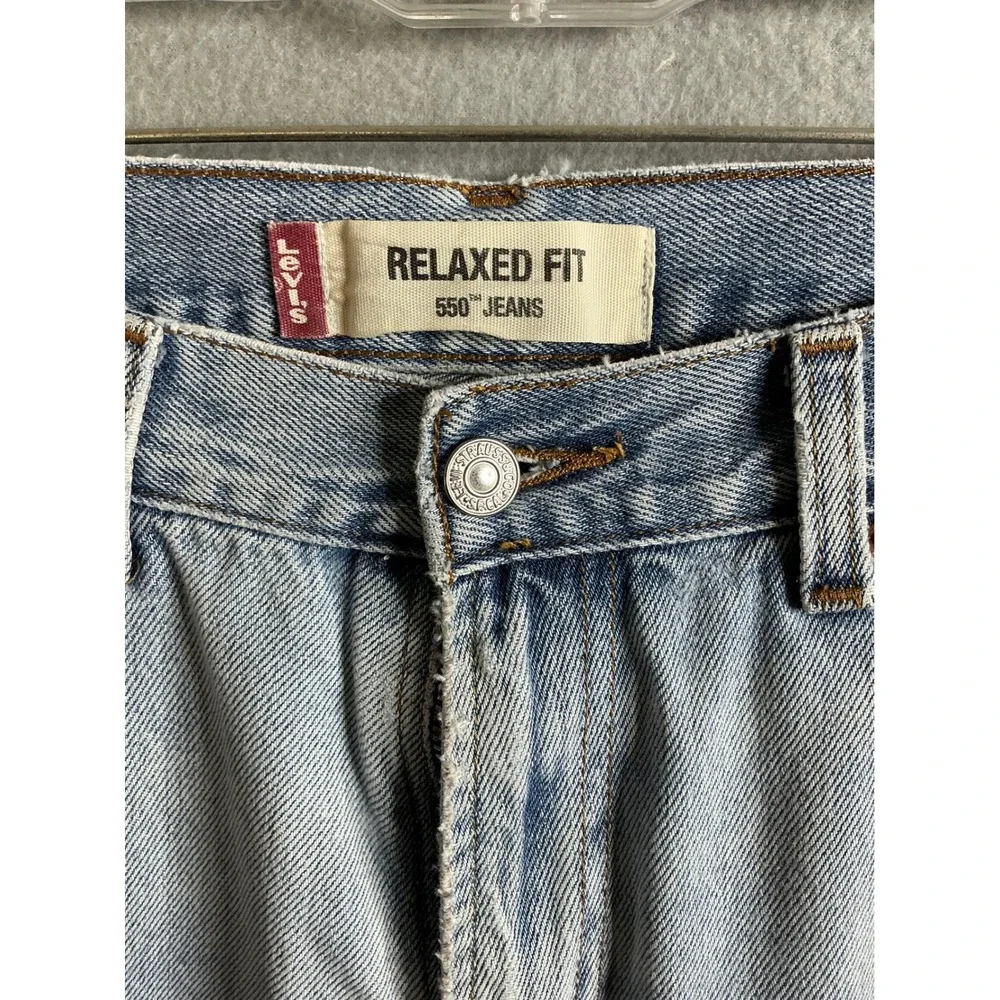 Levis 550 Jeans Men's 34 Relaxed Fit Jeans Light‎ Wash Denim Distressed